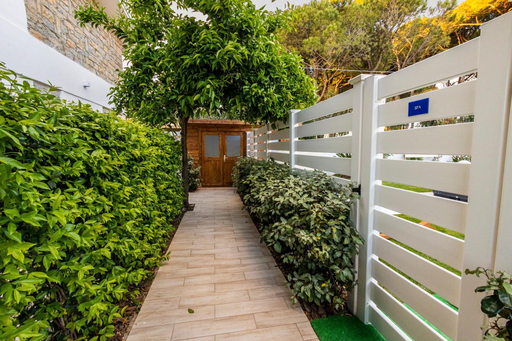 Aquamaris Design Suite & Spa Paestum Exterior photo
